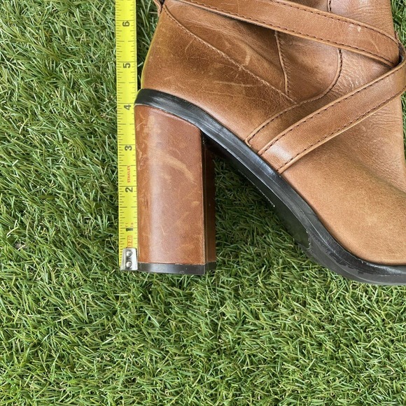 Vince Camuto Gravel Women’s Brown Leather Side Zip Heeled Ankle Boot Size 7 - Picture 11 of 16